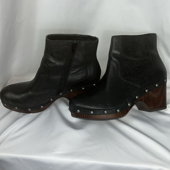 Lucky Brand Yasamin Leather Clog Studded Ankle Boot Sz 10M Black - Picture 4 of 9